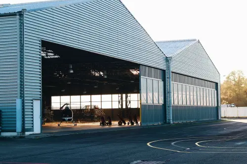 Capannoni industriali, perché la prefabbricazione sta ridefinendo tempi e costi delle nuove strutture